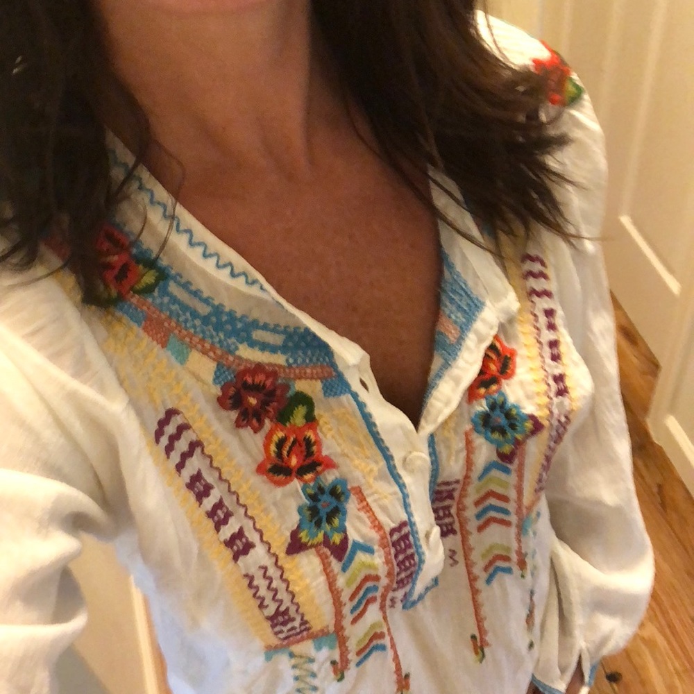 BIYA embroidered top